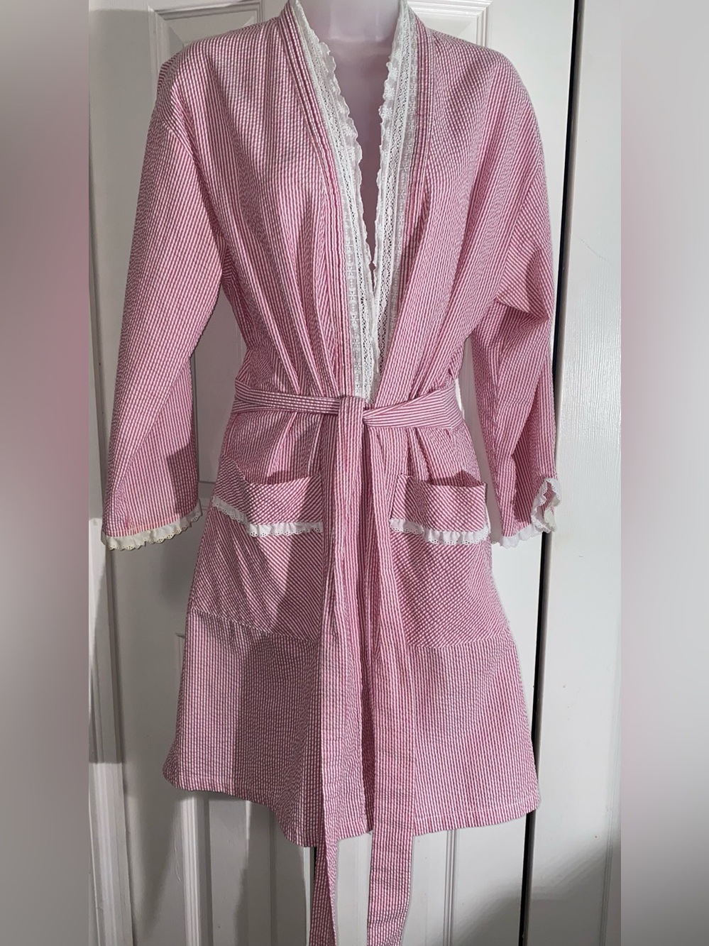 **FLAW** Eileen West Robe Seersucker Eyelet Pockets Belted Cottagecore S/M  AA21